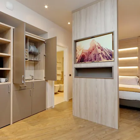 מלון דירות Duomo & 4*