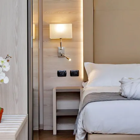 Duomo Hotel & Apartments 4* Mailand